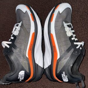 The North Face Women's Vec-tiv Infinite Trail Running Shoe White/Black size 7.5